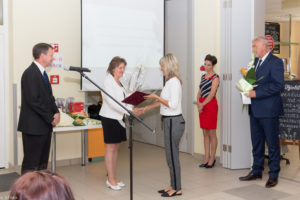 „Zirc Egészségügyéért” szakmai kitüntetésben részesült Valler Ilona, a Zirci Erzsébet Kórház-Rendelőintézet ápolási igazgatója.